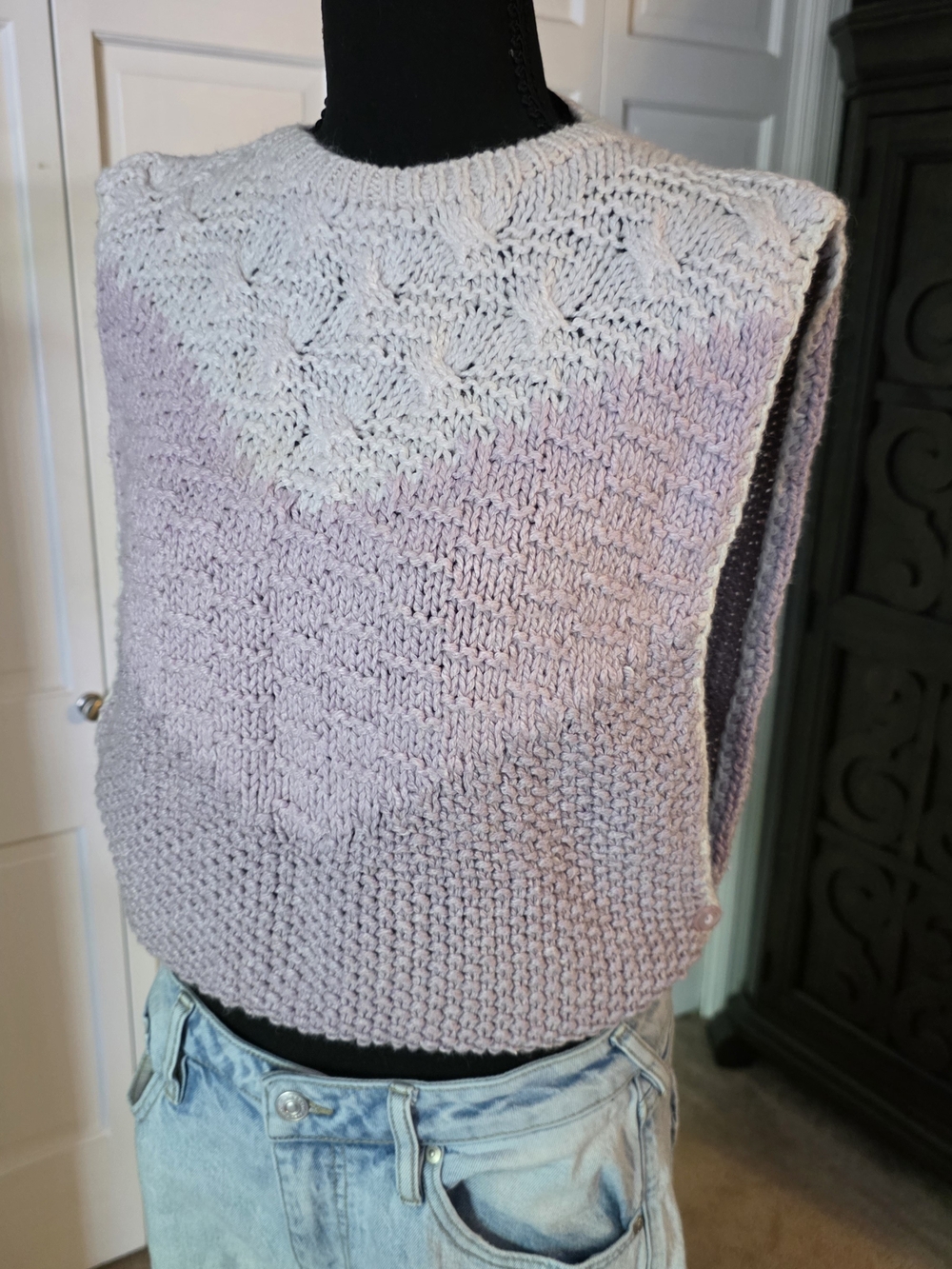 Knit Sleeveless Pullover Vest in Lavender and Cream